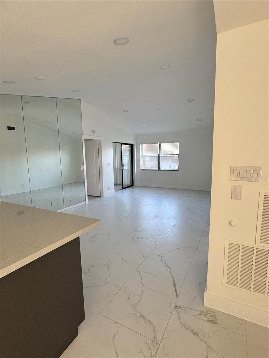 Image 11 of 33 For 7690 Tahiti Lane 202