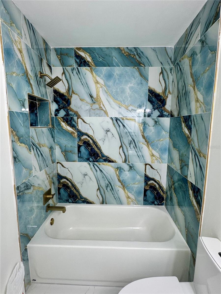 Image 13 of 33 For 7690 Tahiti Lane 202