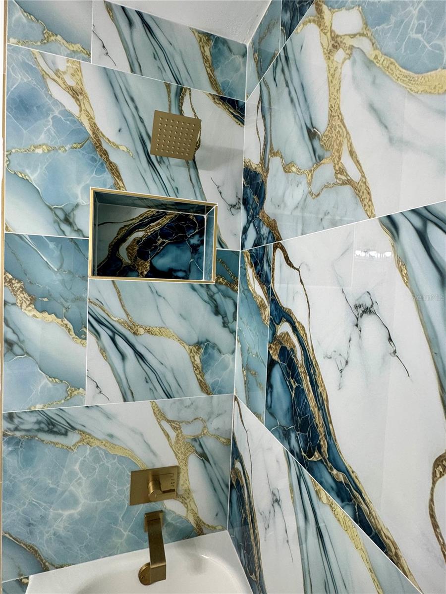 Image 14 of 33 For 7690 Tahiti Lane 202