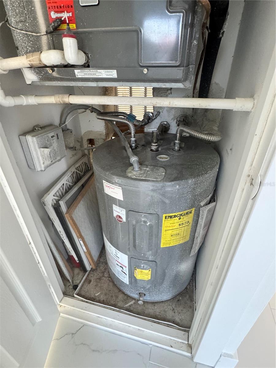 Image 16 of 33 For 7690 Tahiti Lane 202