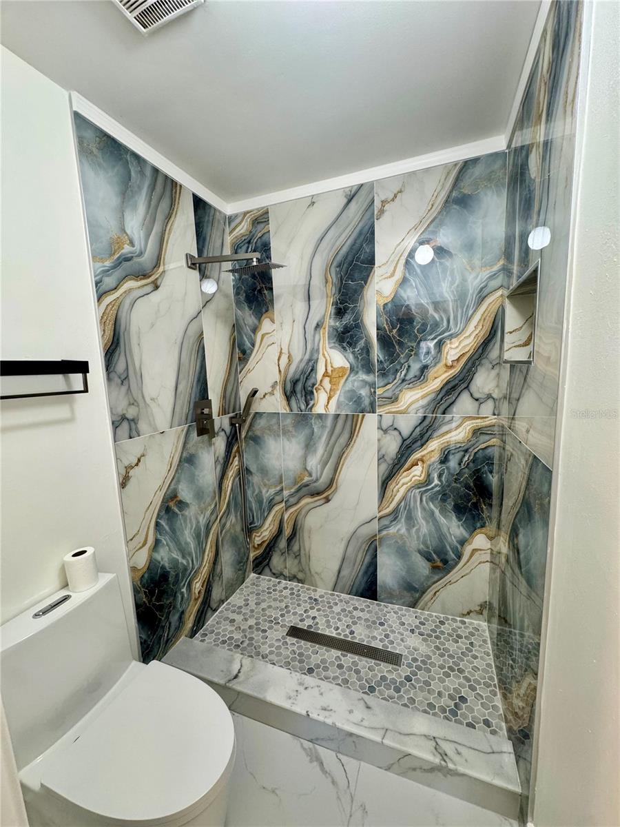 Image 25 of 33 For 7690 Tahiti Lane 202