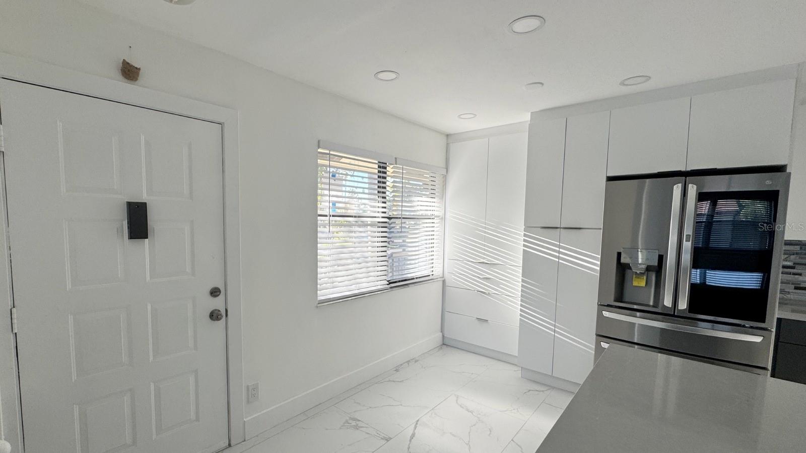 Image 5 of 33 For 7690 Tahiti Lane 202