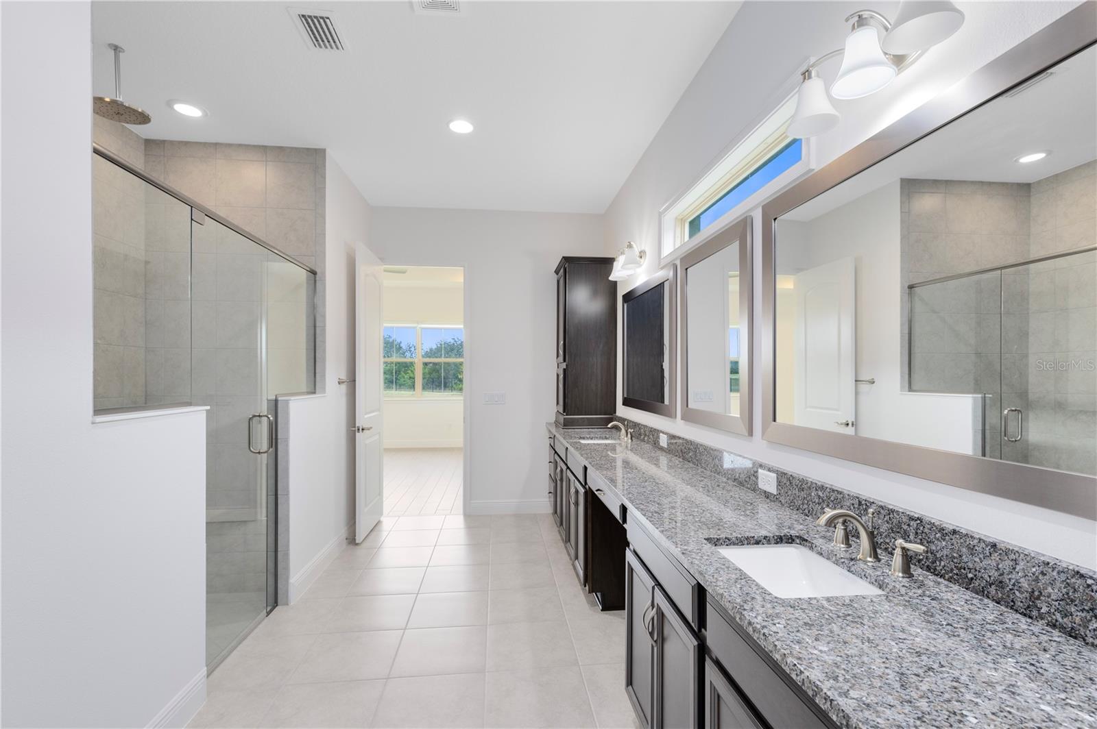 Listing photo id 11 for 13014 Bromborough Drive