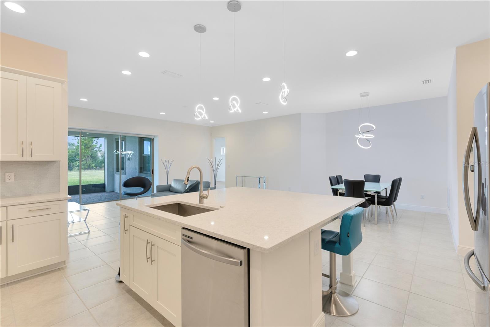 Listing photo id 3 for 13014 Bromborough Drive