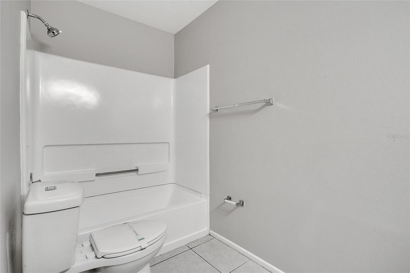 Image 14 of 23 For 140 Reserve Circle 104