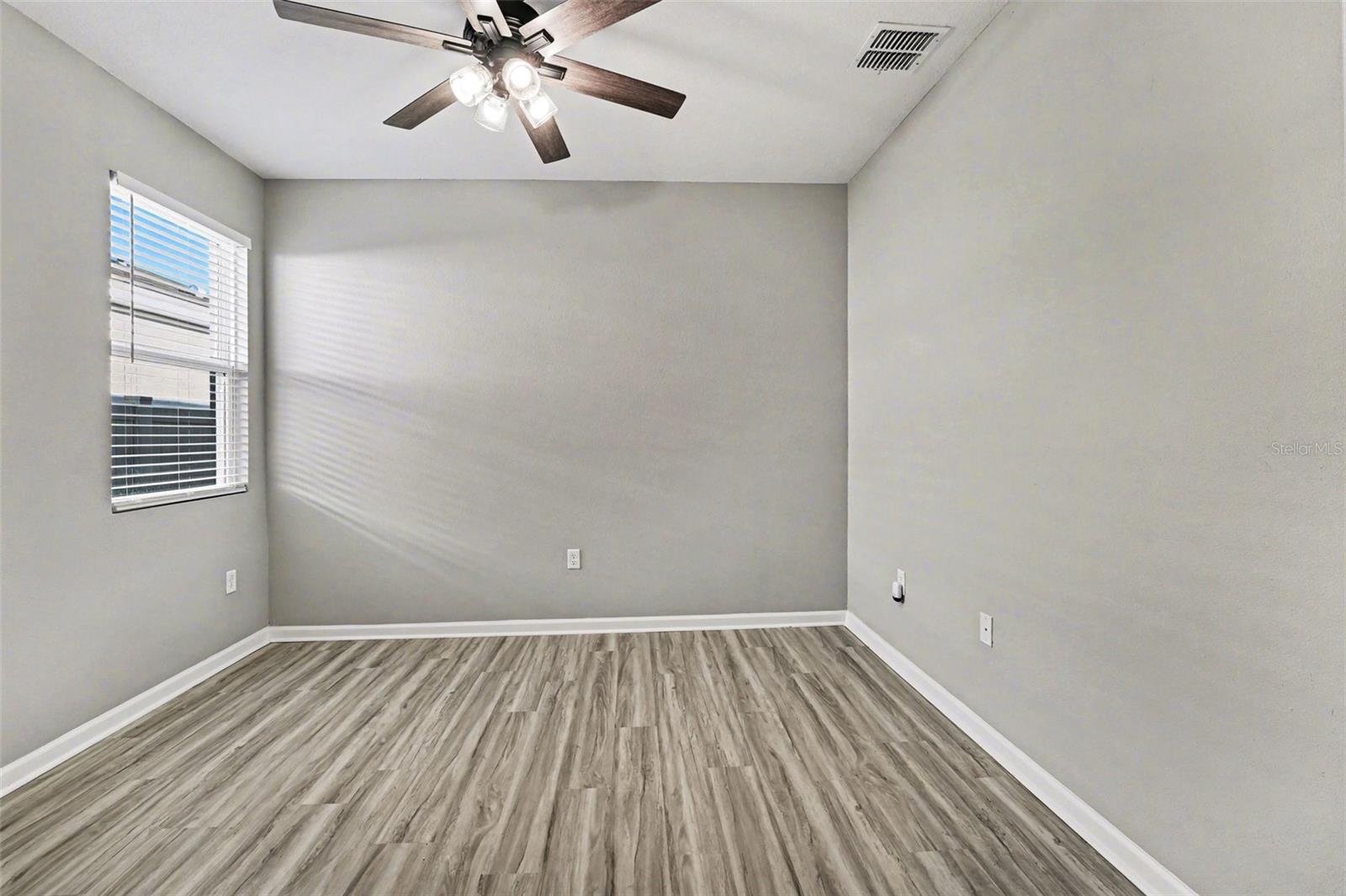 Image 18 of 27 For 1016 Griffon Avenue