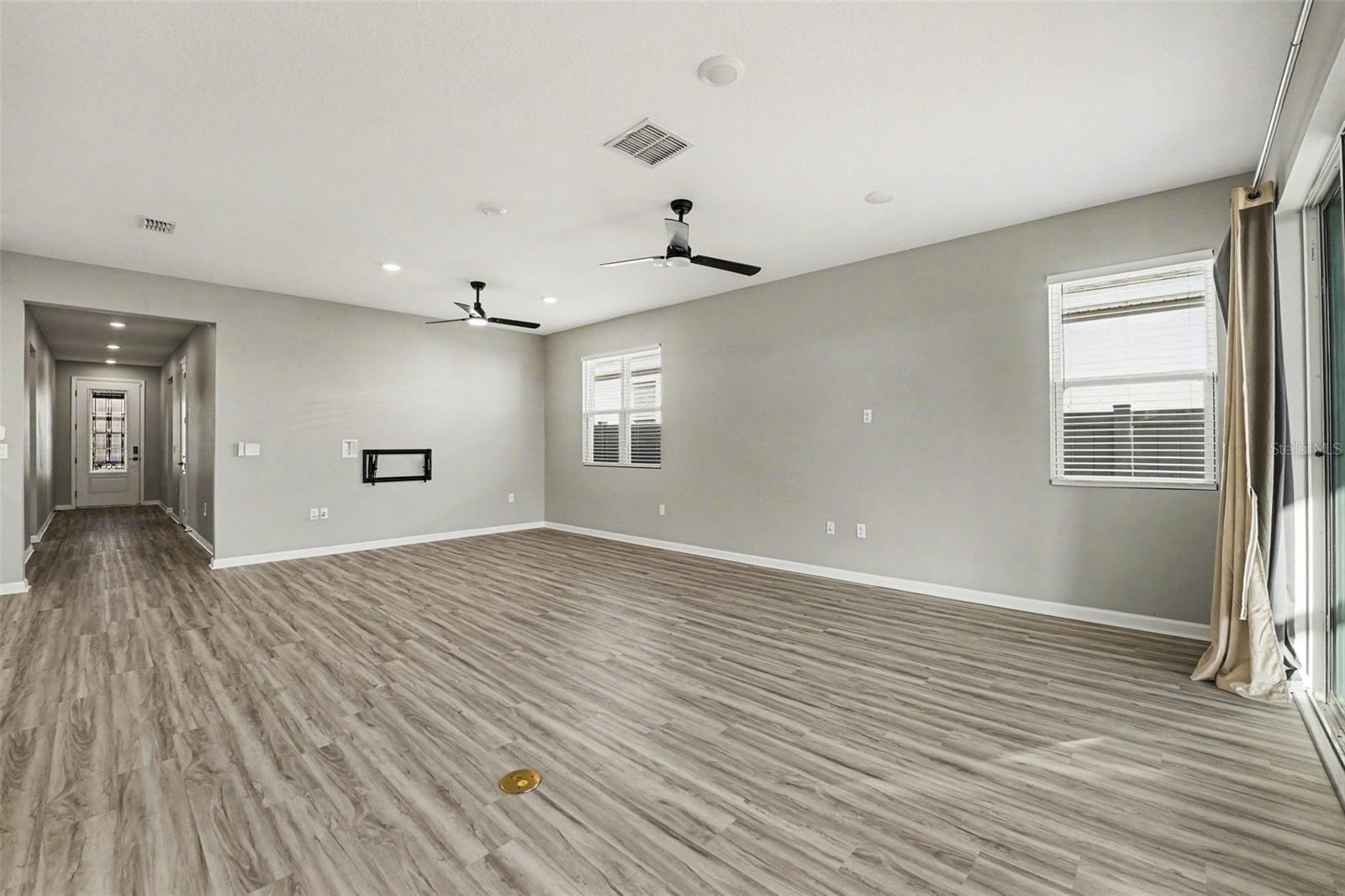 Image 5 of 27 For 1016 Griffon Avenue