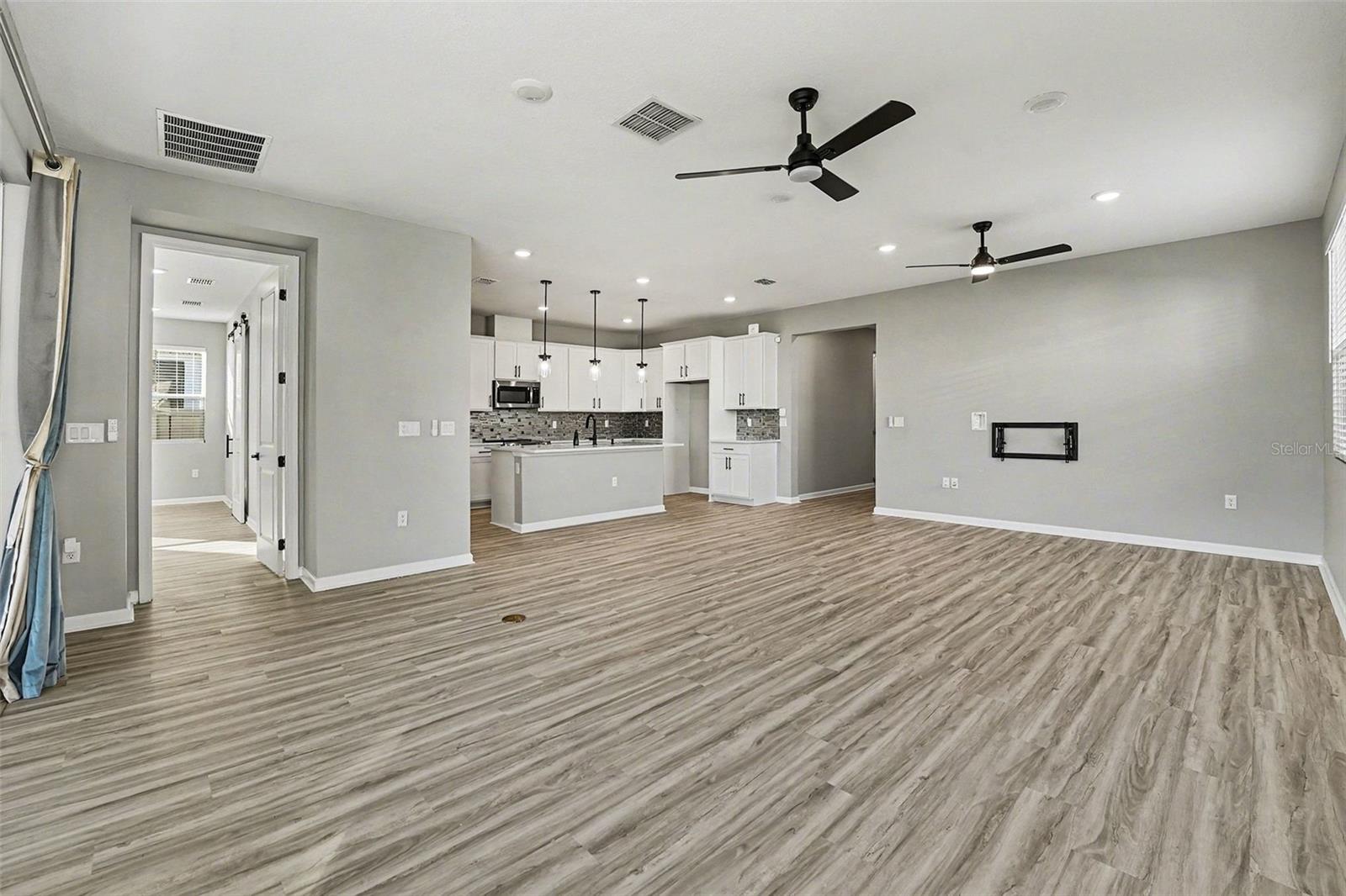 Image 6 of 27 For 1016 Griffon Avenue