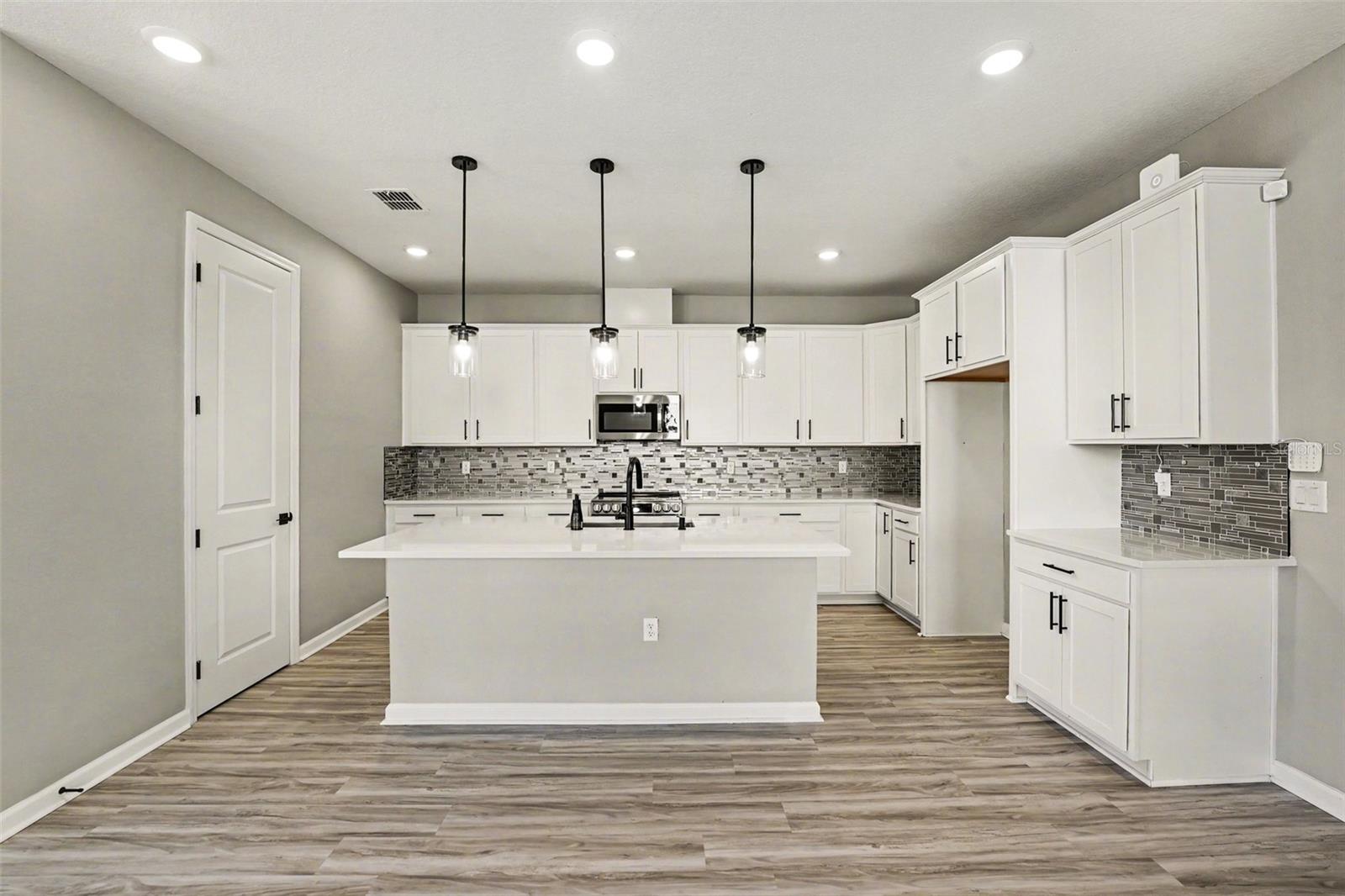 Image 7 of 27 For 1016 Griffon Avenue