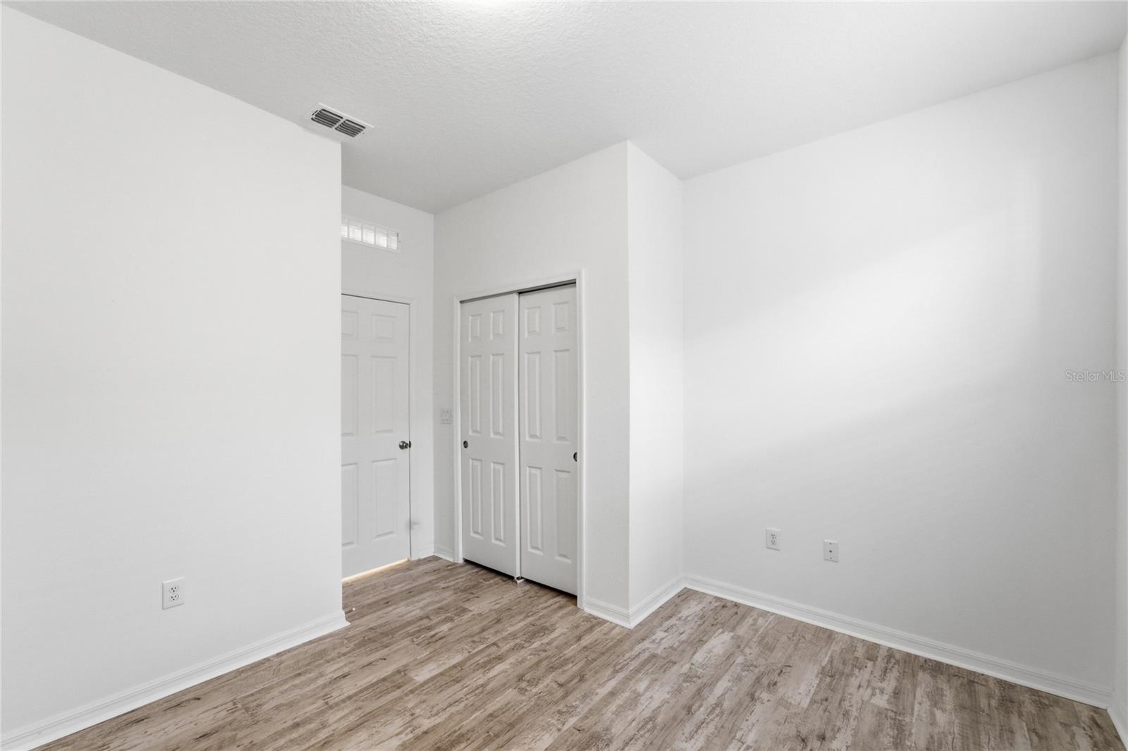 Image 5 of 35 For 2739 Meadow Stream Way