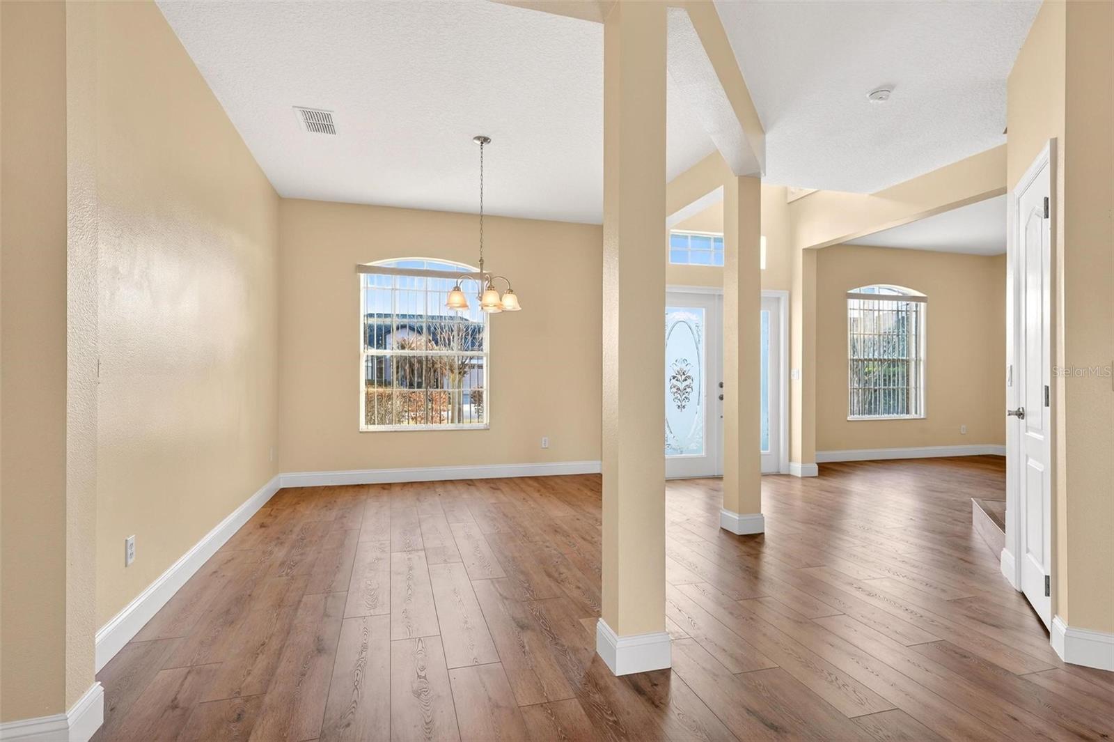 Image 14 of 84 For 18172 Thornhill Grand Circle