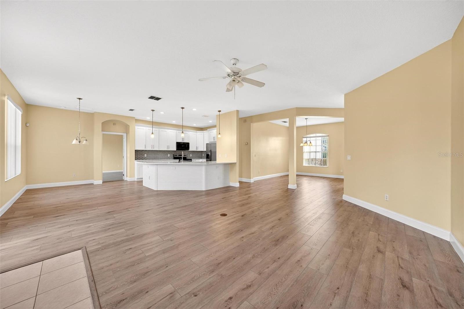 Image 18 of 84 For 18172 Thornhill Grand Circle