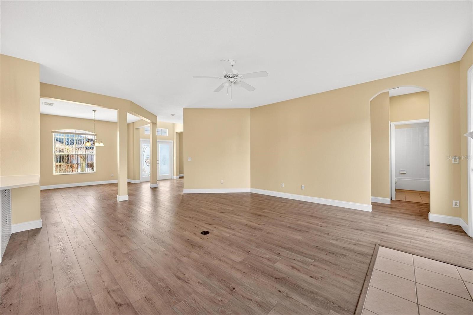 Image 19 of 84 For 18172 Thornhill Grand Circle