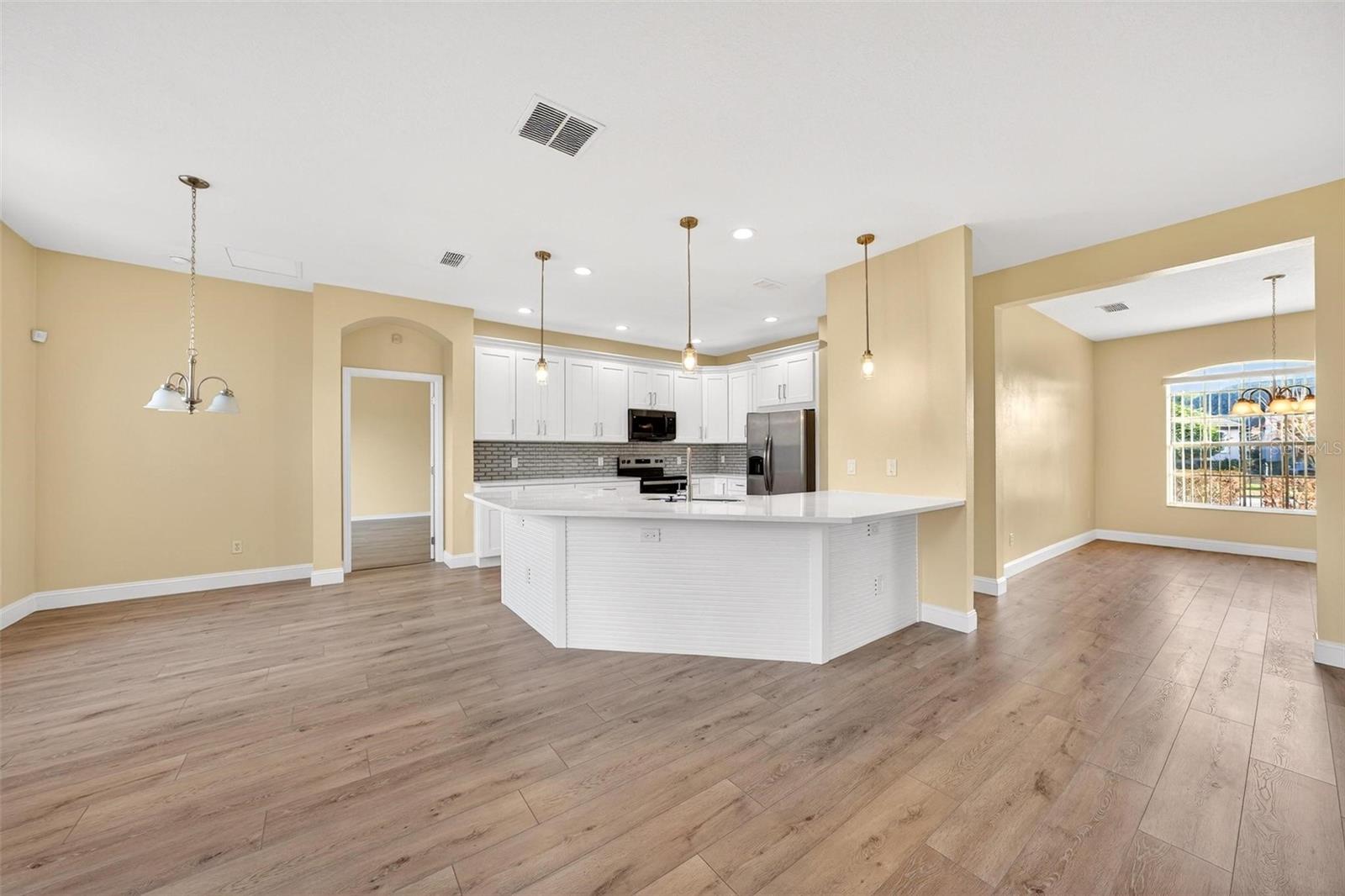 Image 22 of 84 For 18172 Thornhill Grand Circle