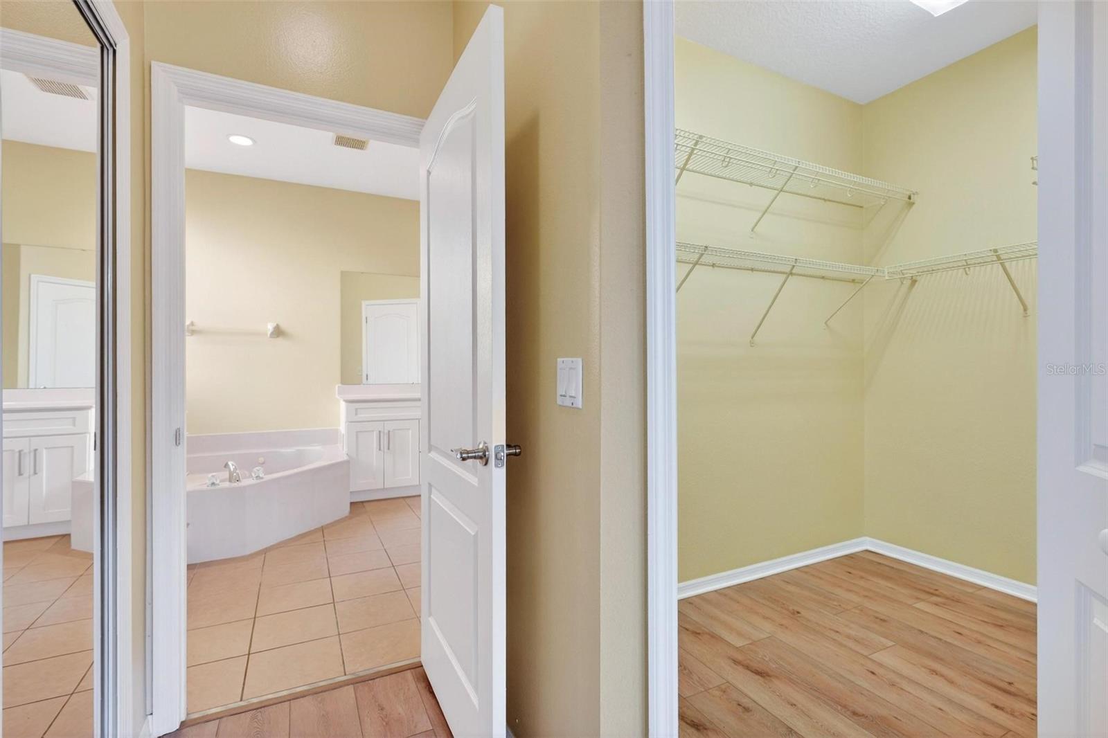 Image 36 of 84 For 18172 Thornhill Grand Circle