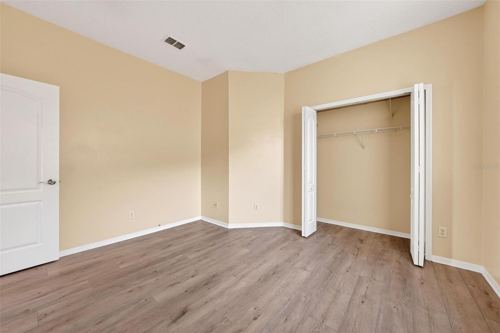 Image 47 of 84 For 18172 Thornhill Grand Circle