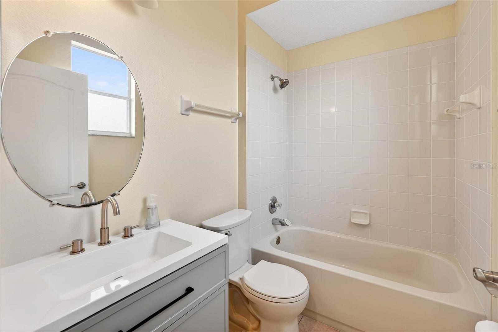 Image 48 of 84 For 18172 Thornhill Grand Circle