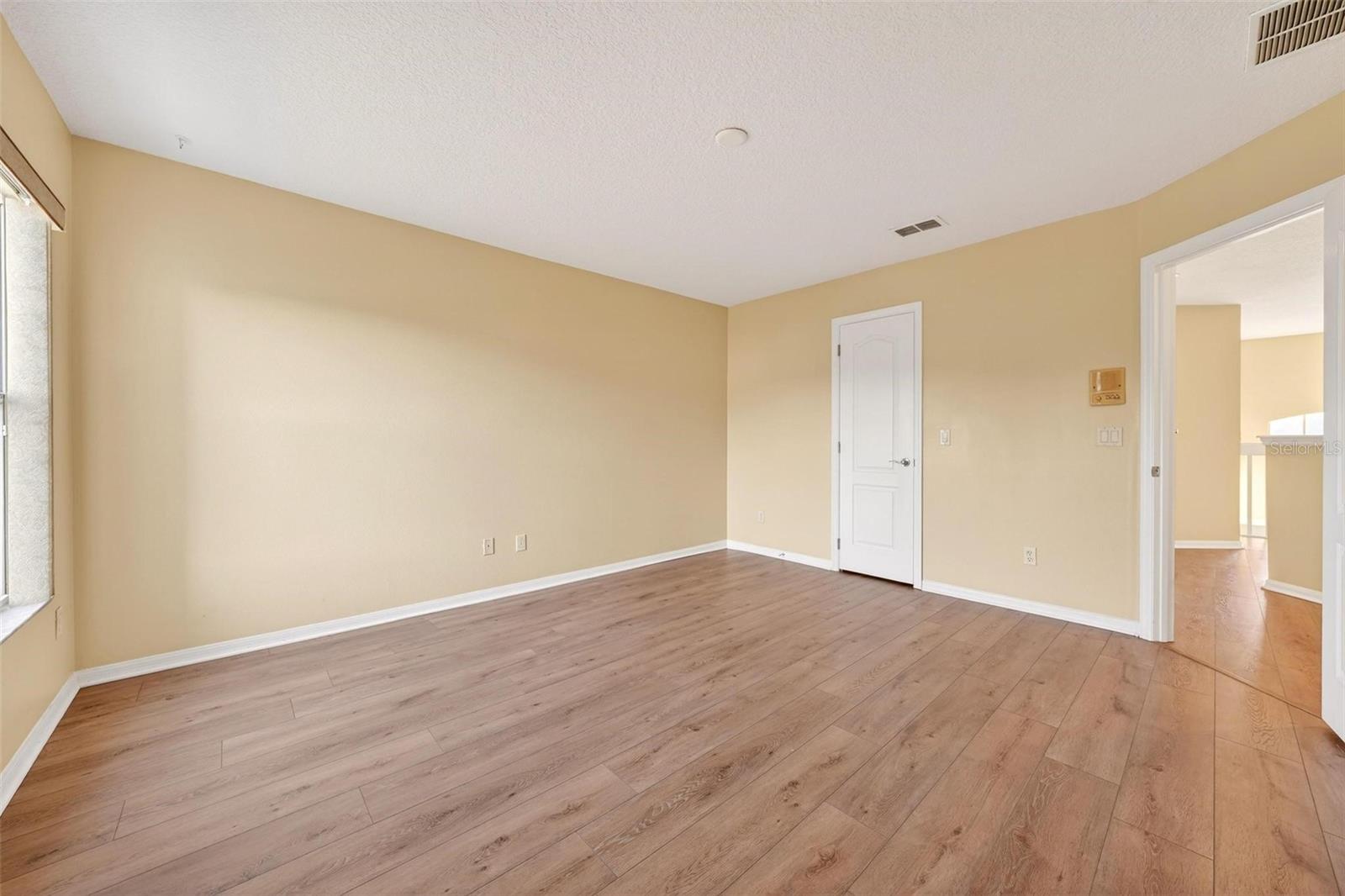 Image 57 of 84 For 18172 Thornhill Grand Circle