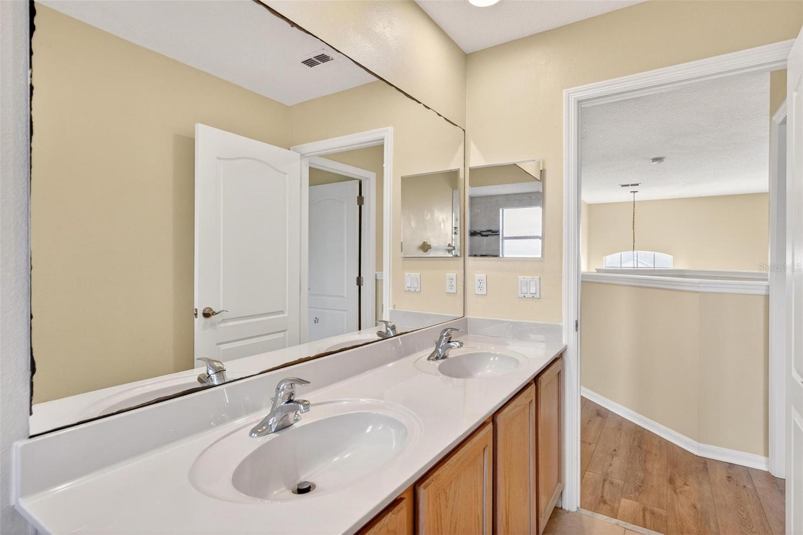 Image 60 of 84 For 18172 Thornhill Grand Circle