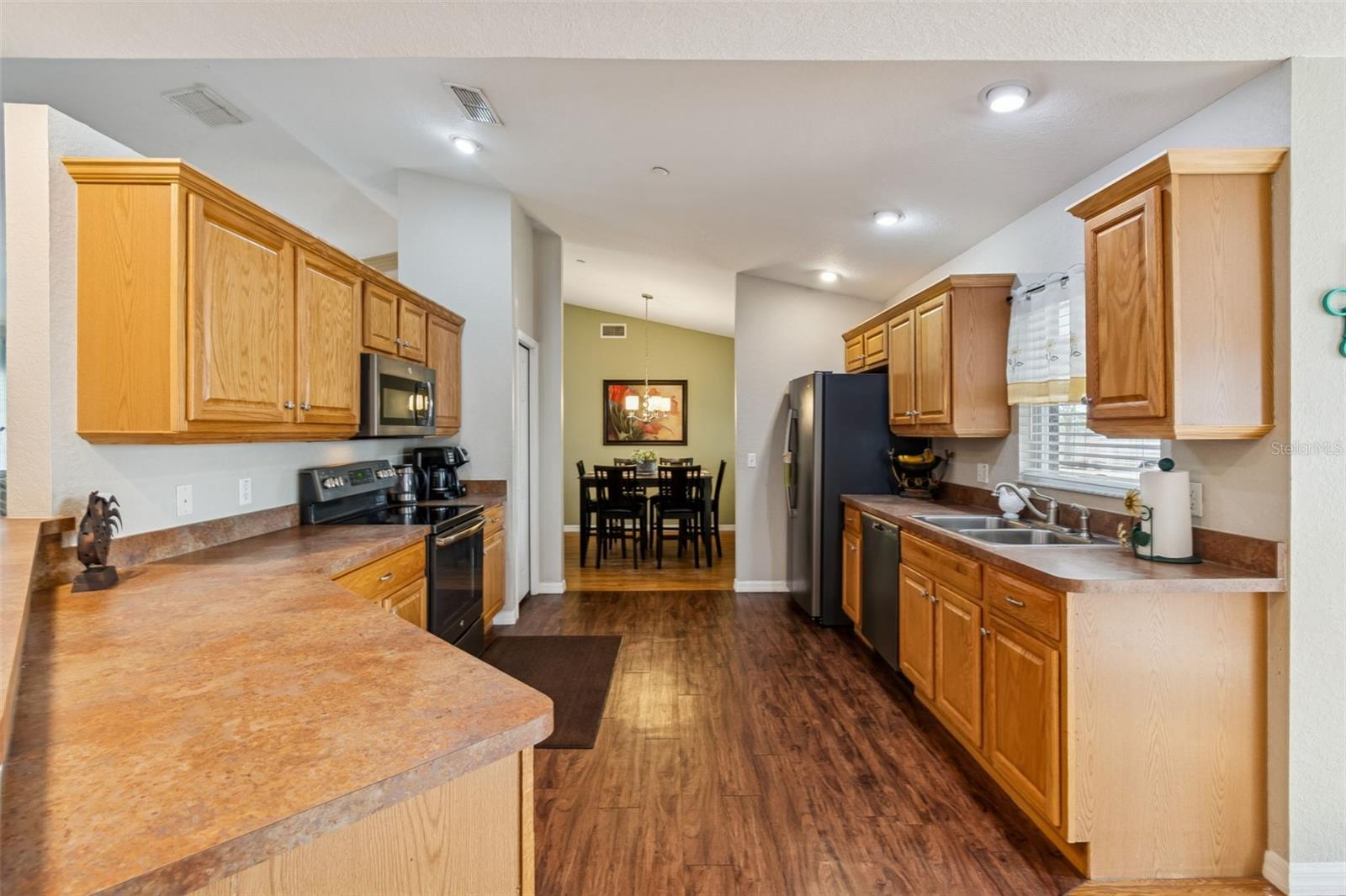 Image 11 of 38 For 18030 Bayamon Avenue