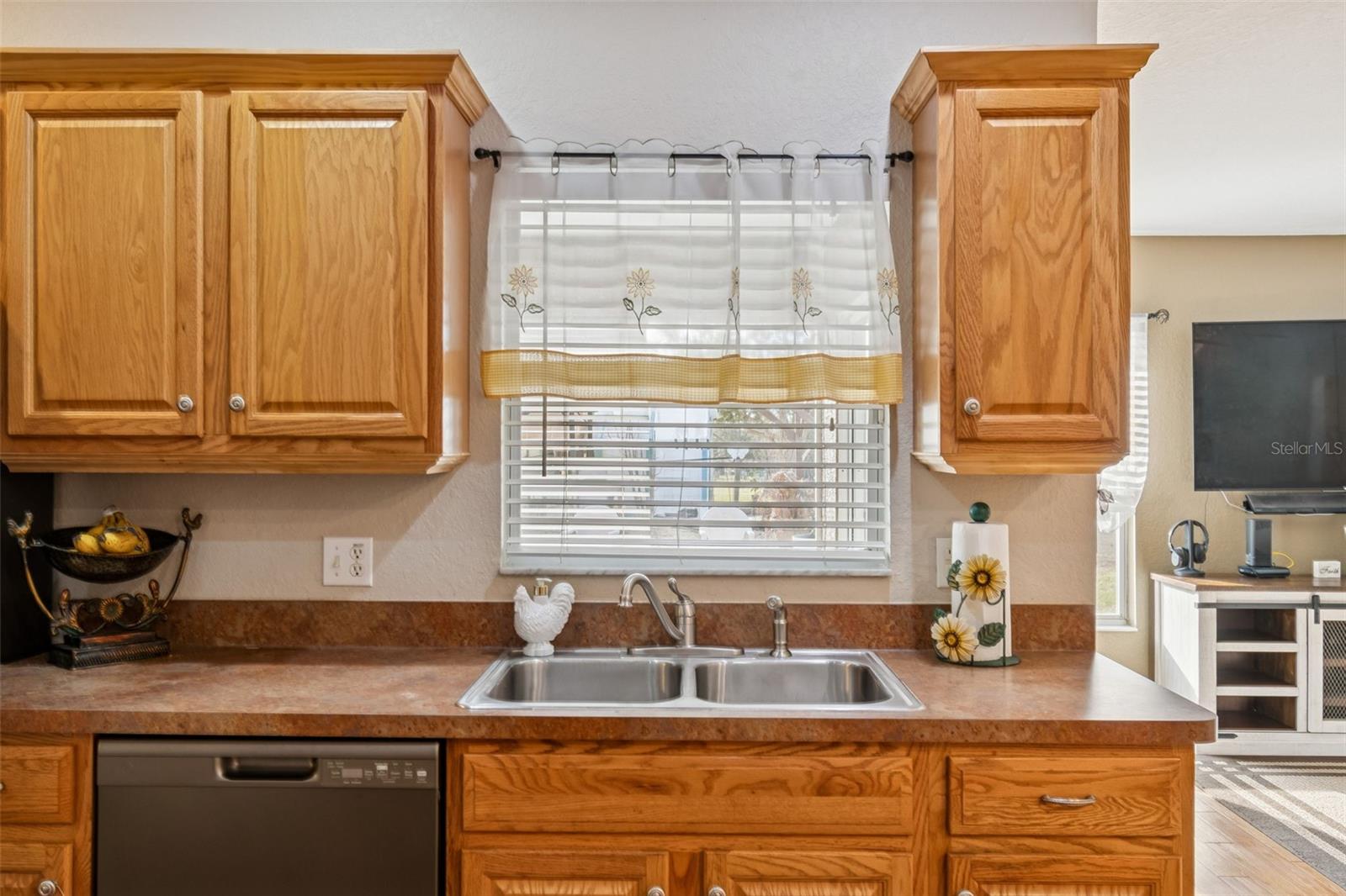 Image 13 of 38 For 18030 Bayamon Avenue