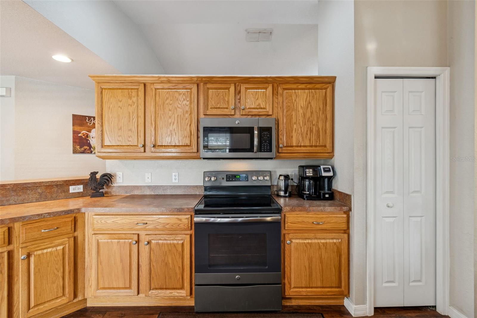 Image 14 of 38 For 18030 Bayamon Avenue