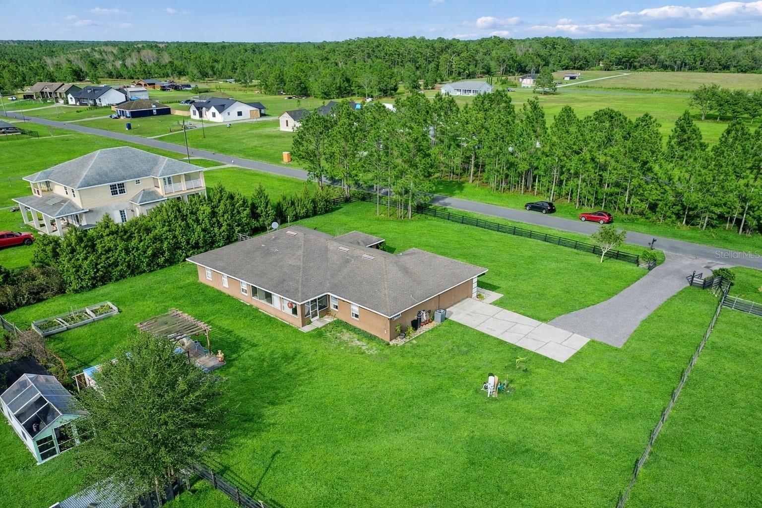 Image 2 of 38 For 18030 Bayamon Avenue