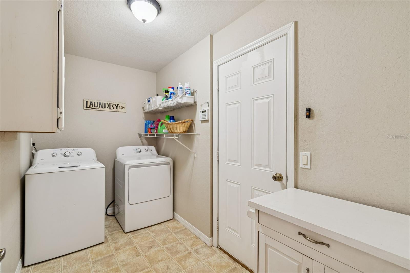 Image 28 of 38 For 18030 Bayamon Avenue