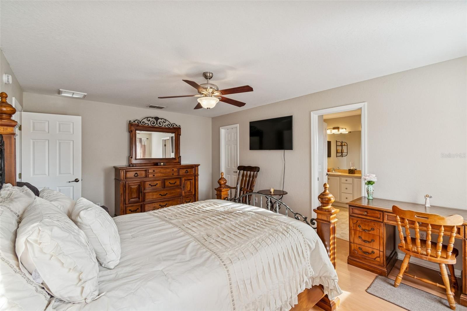 Image 30 of 38 For 18030 Bayamon Avenue