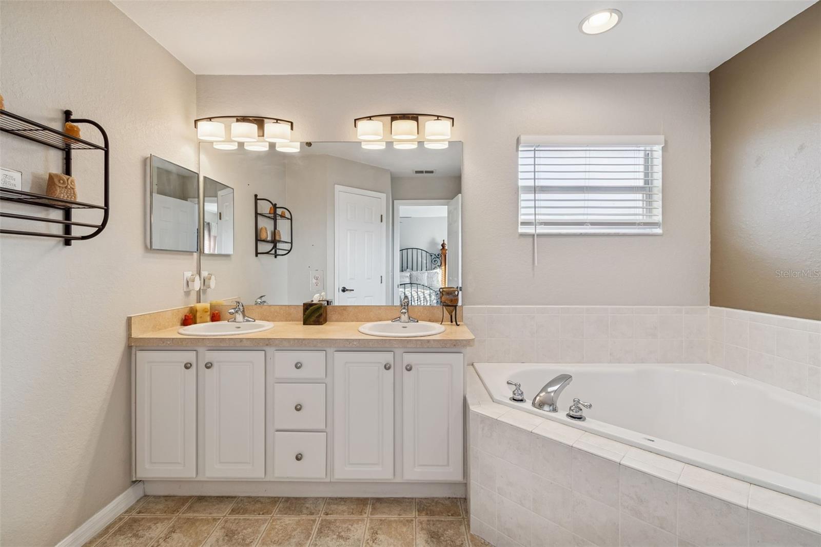 Image 31 of 38 For 18030 Bayamon Avenue