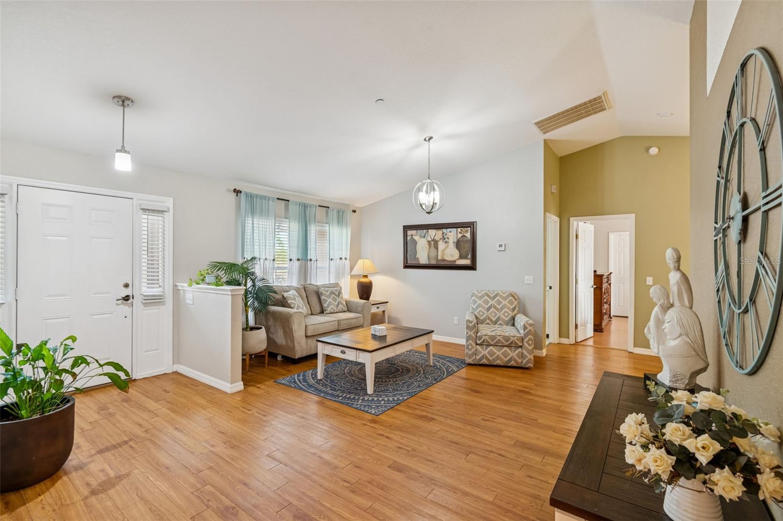 Image 4 of 38 For 18030 Bayamon Avenue