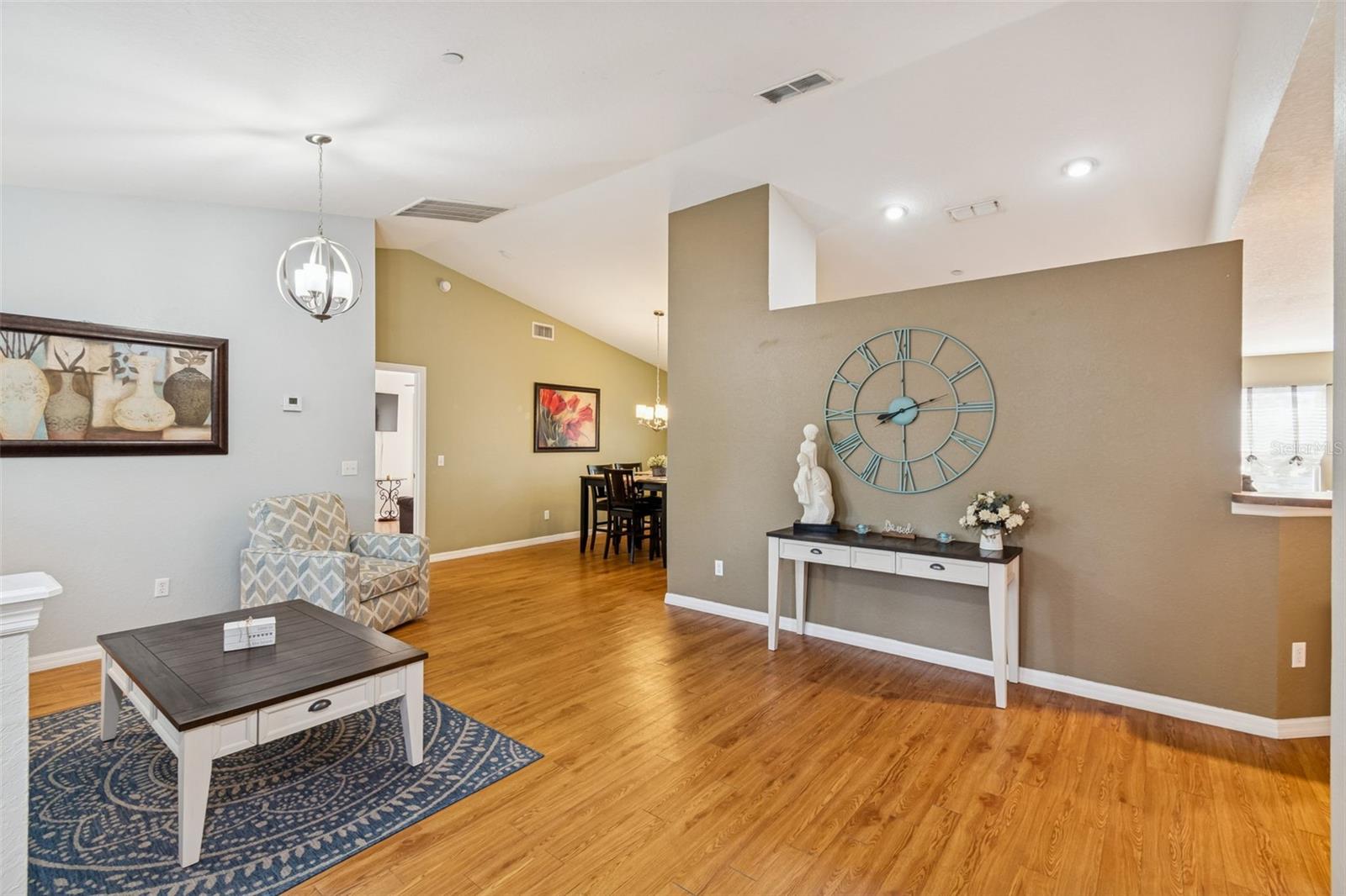 Image 6 of 38 For 18030 Bayamon Avenue