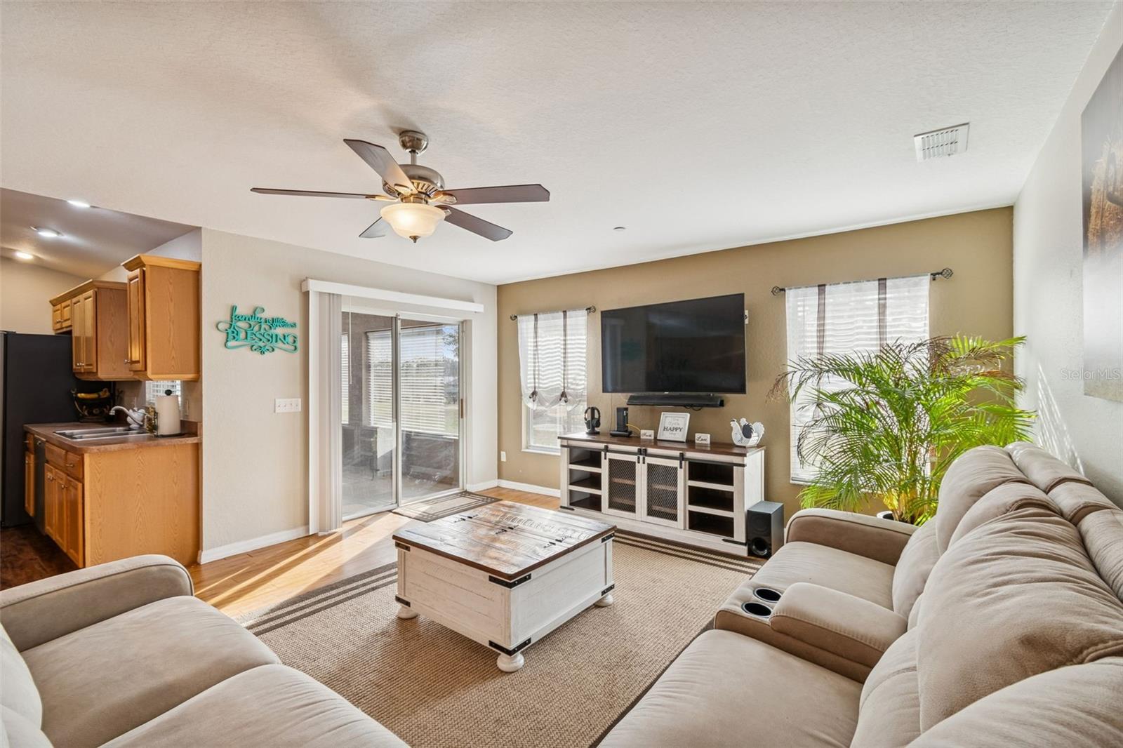 Image 9 of 38 For 18030 Bayamon Avenue