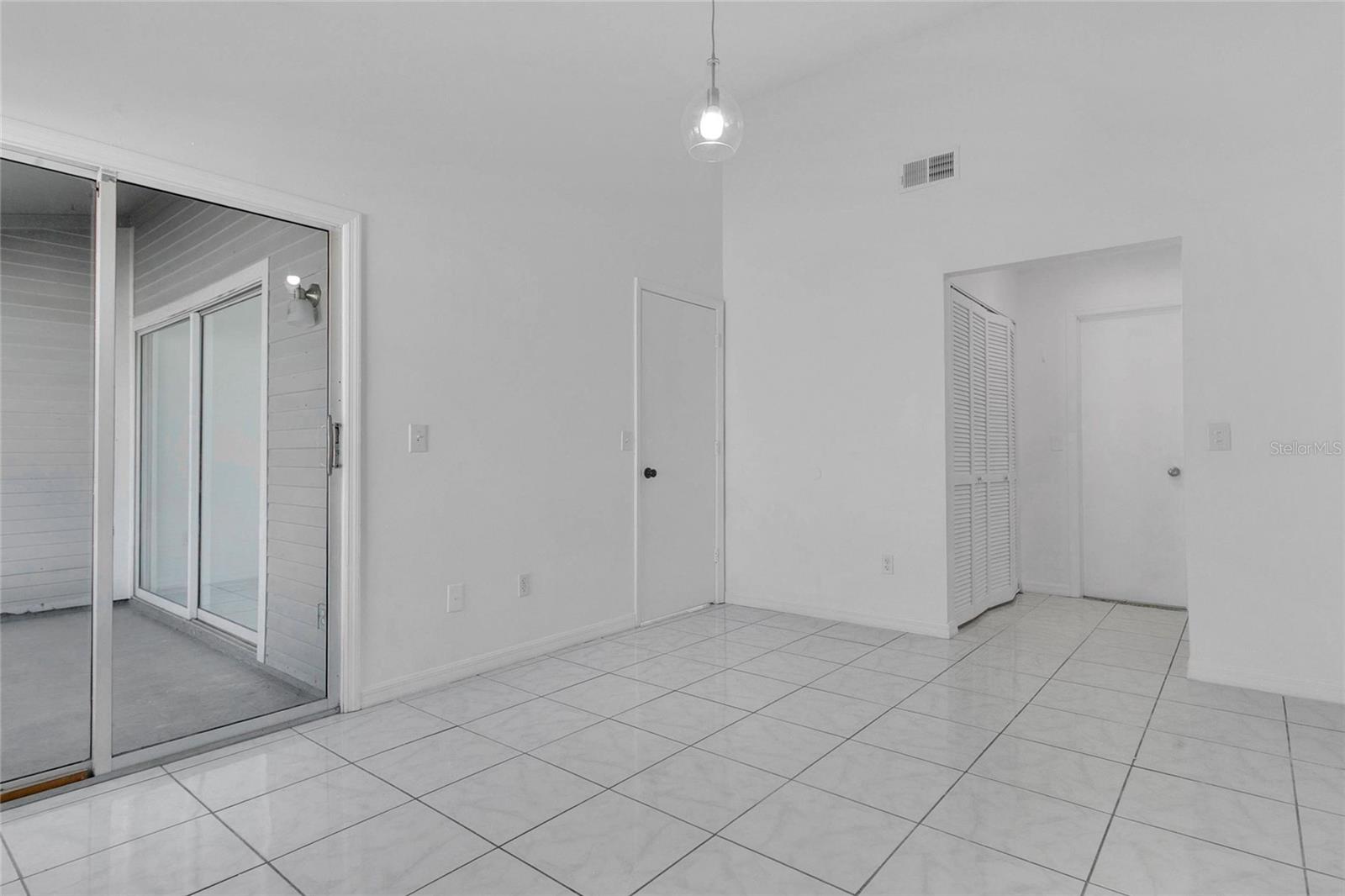 Image 11 of 30 For 4529 Southfield Avenue