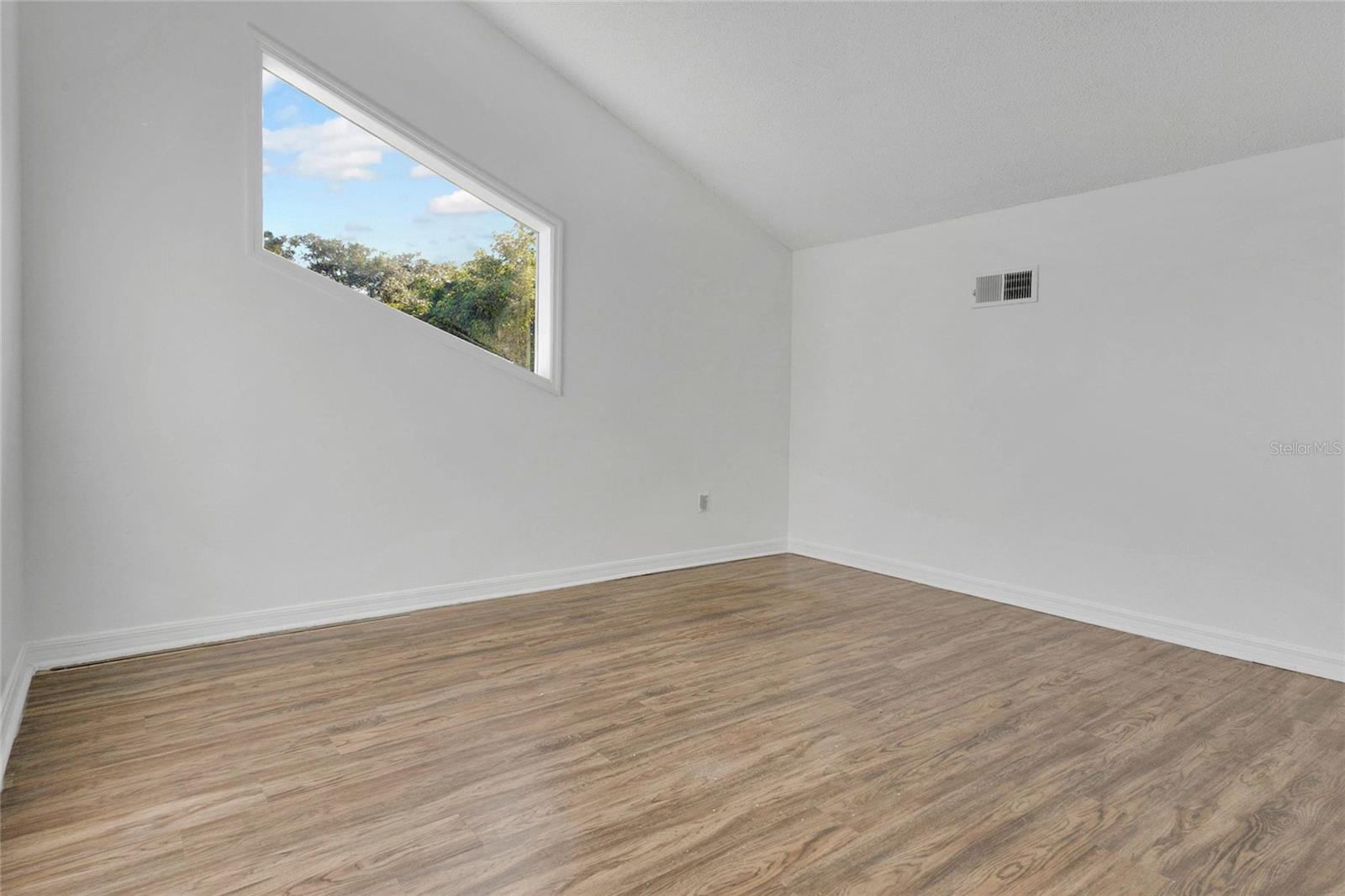 Image 17 of 30 For 4529 Southfield Avenue