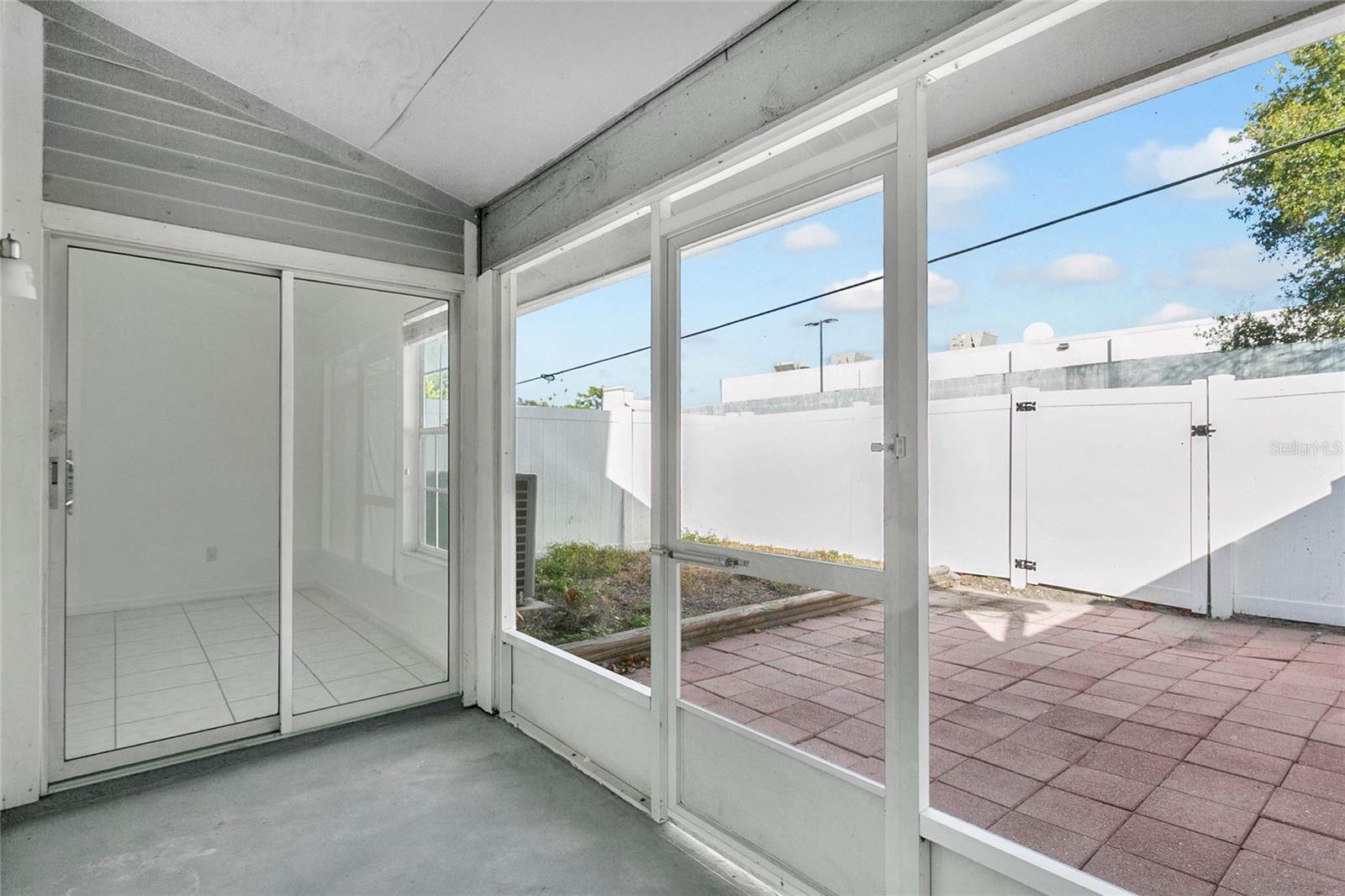 Image 21 of 30 For 4529 Southfield Avenue