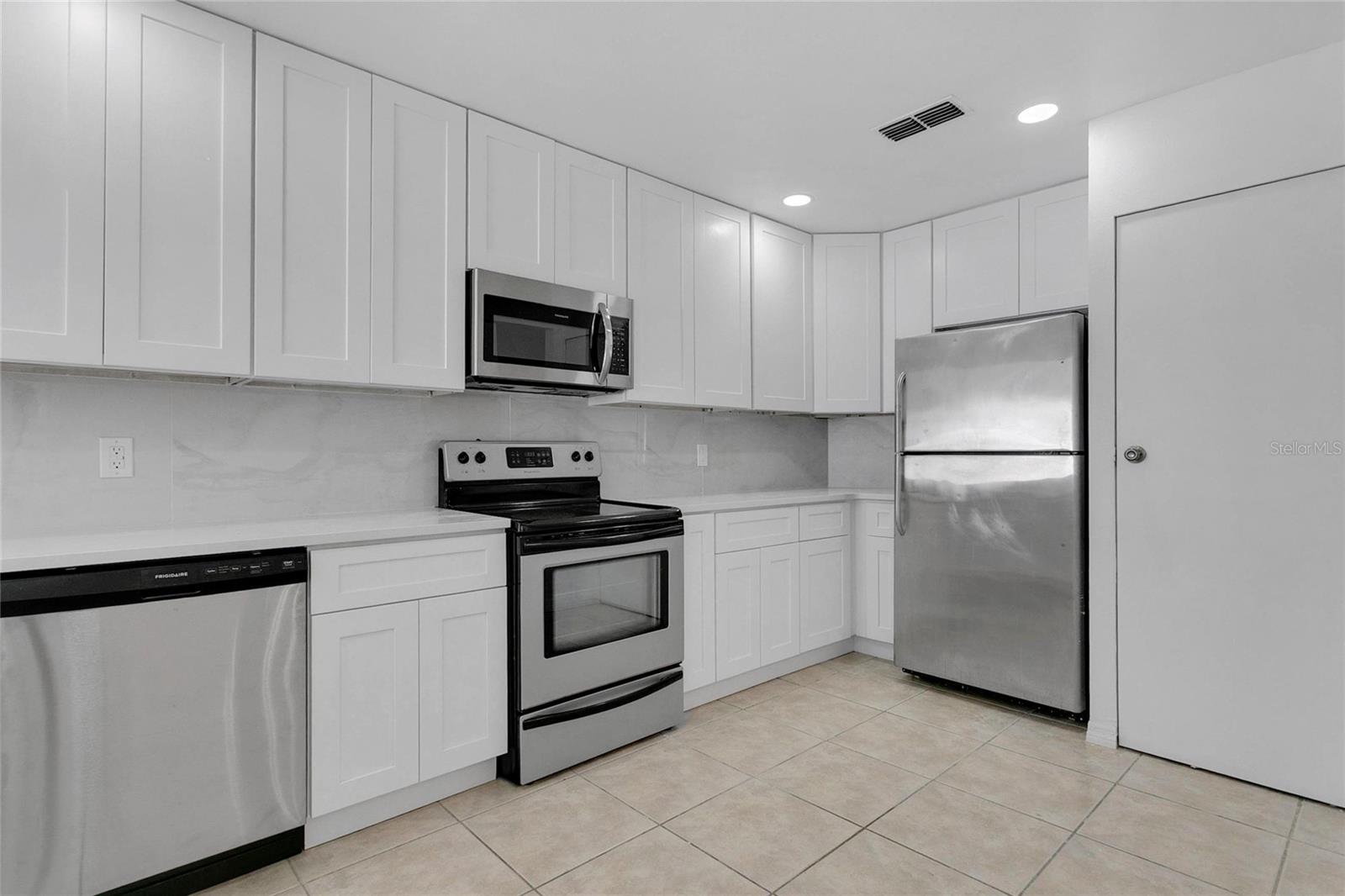 Image 4 of 30 For 4529 Southfield Avenue