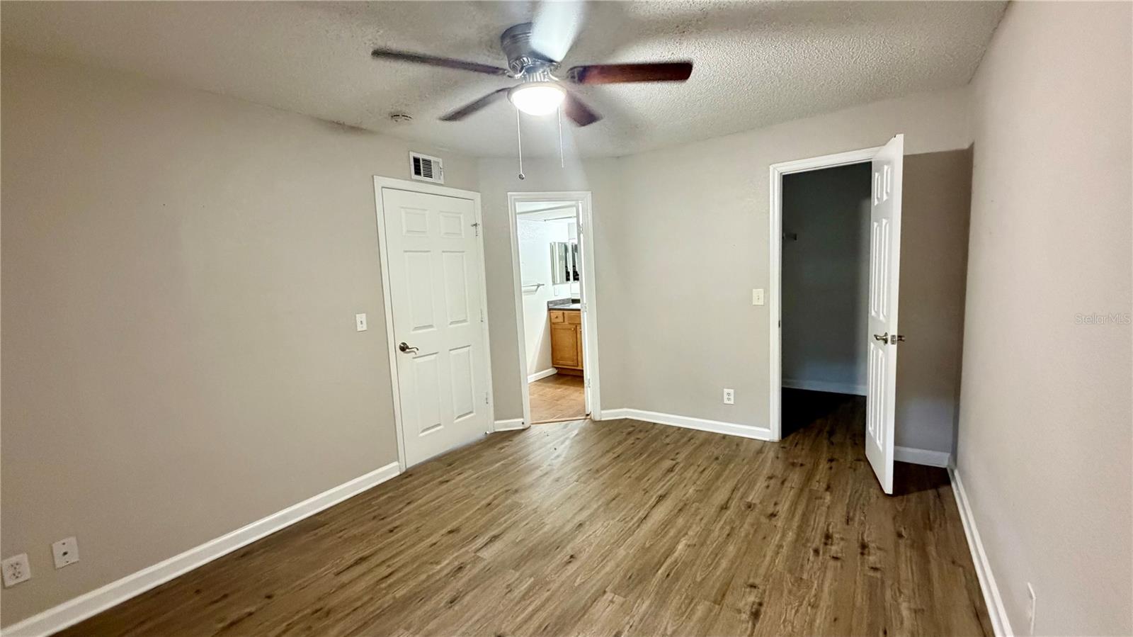 Image 12 of 42 For 420 Forestway Circle 201