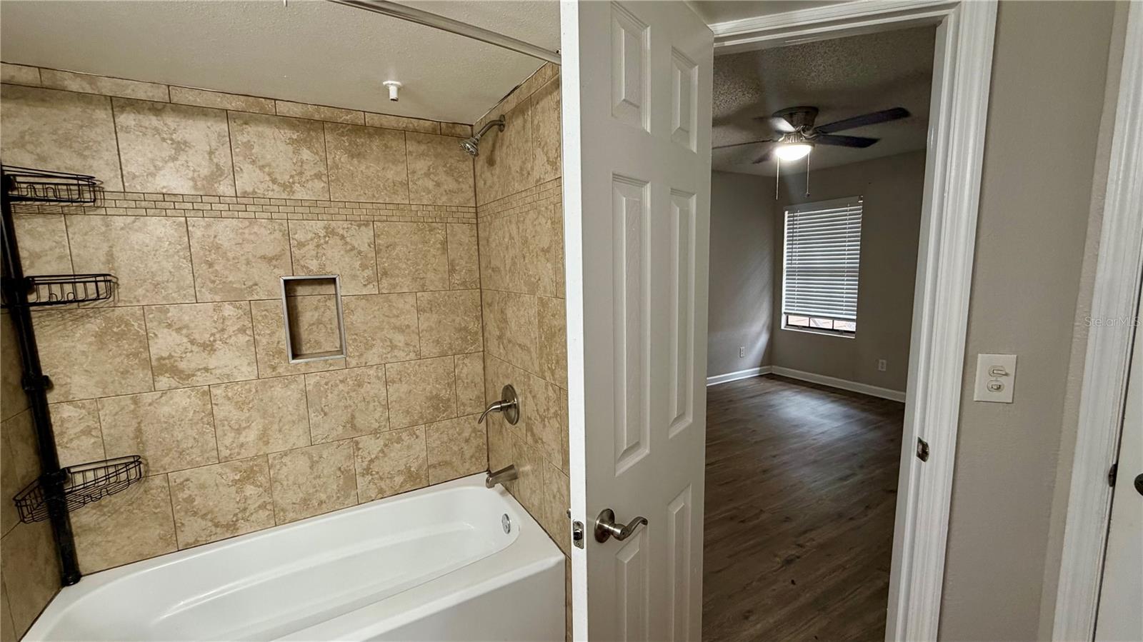 Image 18 of 42 For 420 Forestway Circle 201