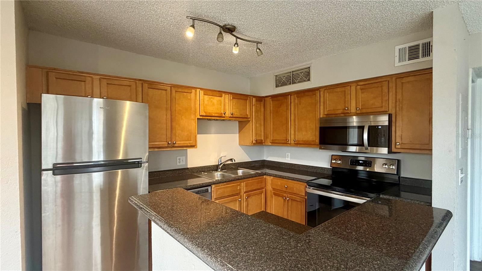 Image 2 of 42 For 420 Forestway Circle 201