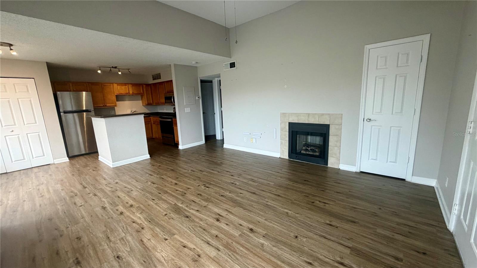 Image 7 of 42 For 420 Forestway Circle 201