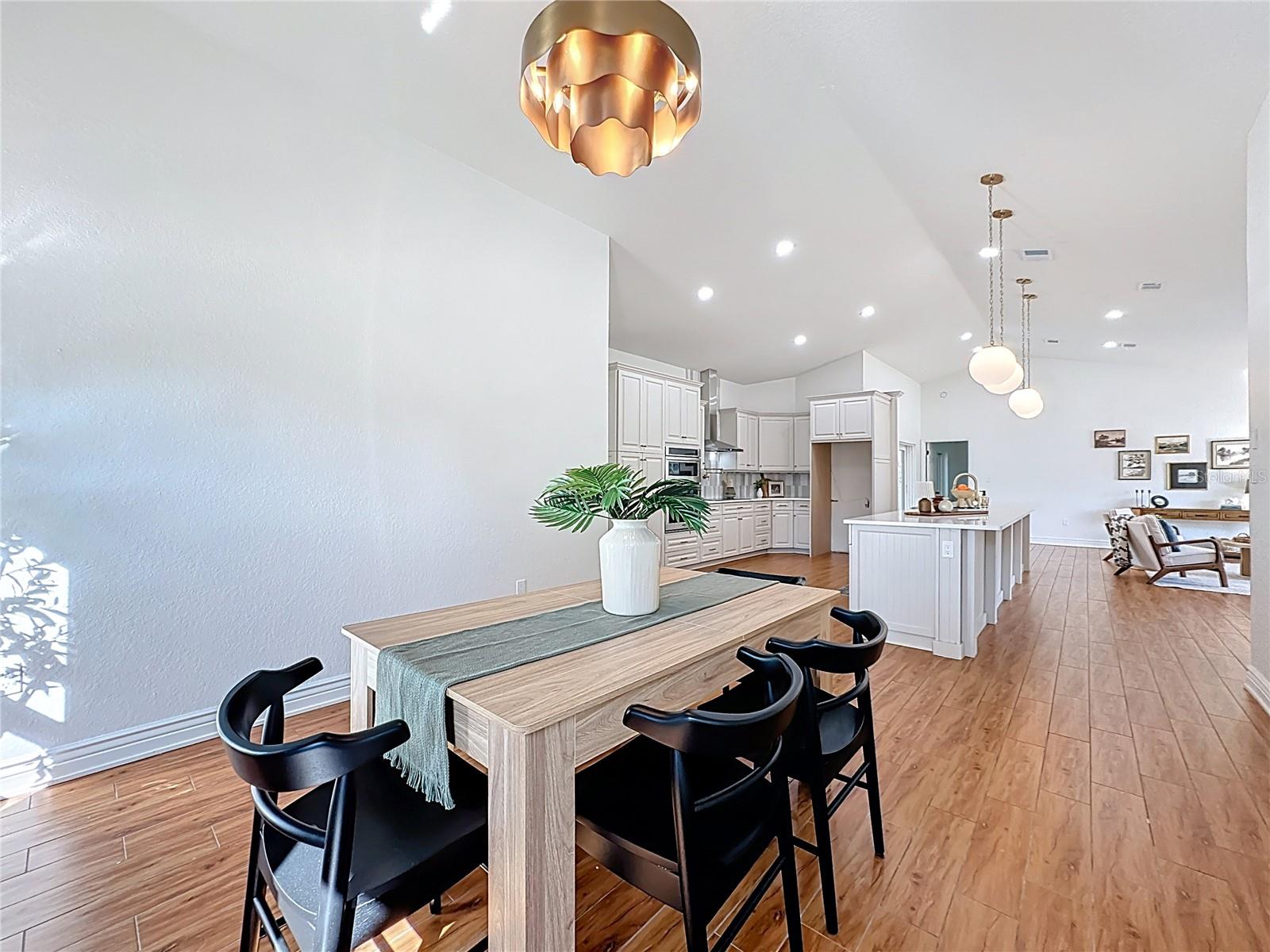 Image 14 of 35 For 36751 Sundance Drive