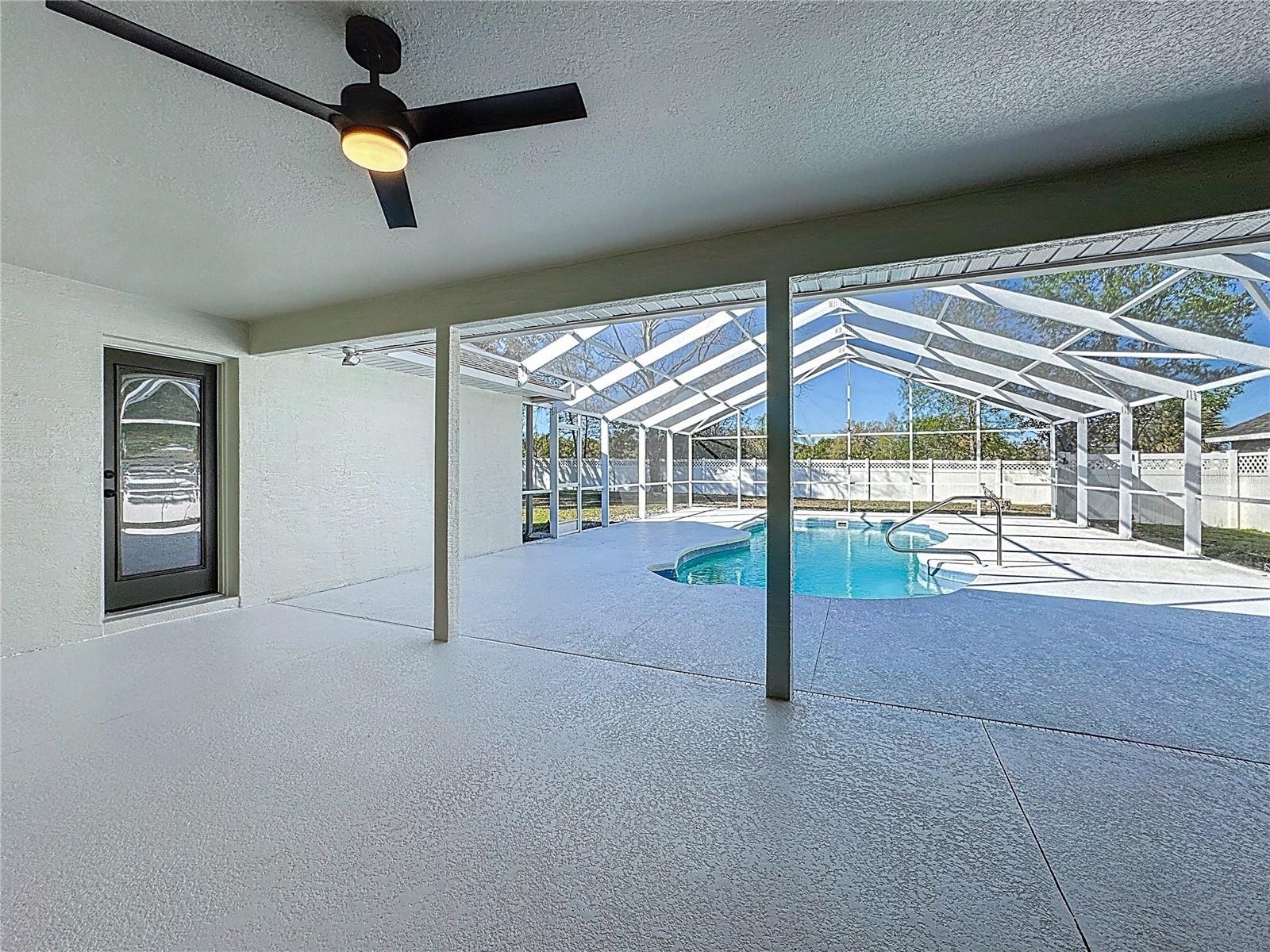 Image 26 of 35 For 36751 Sundance Drive