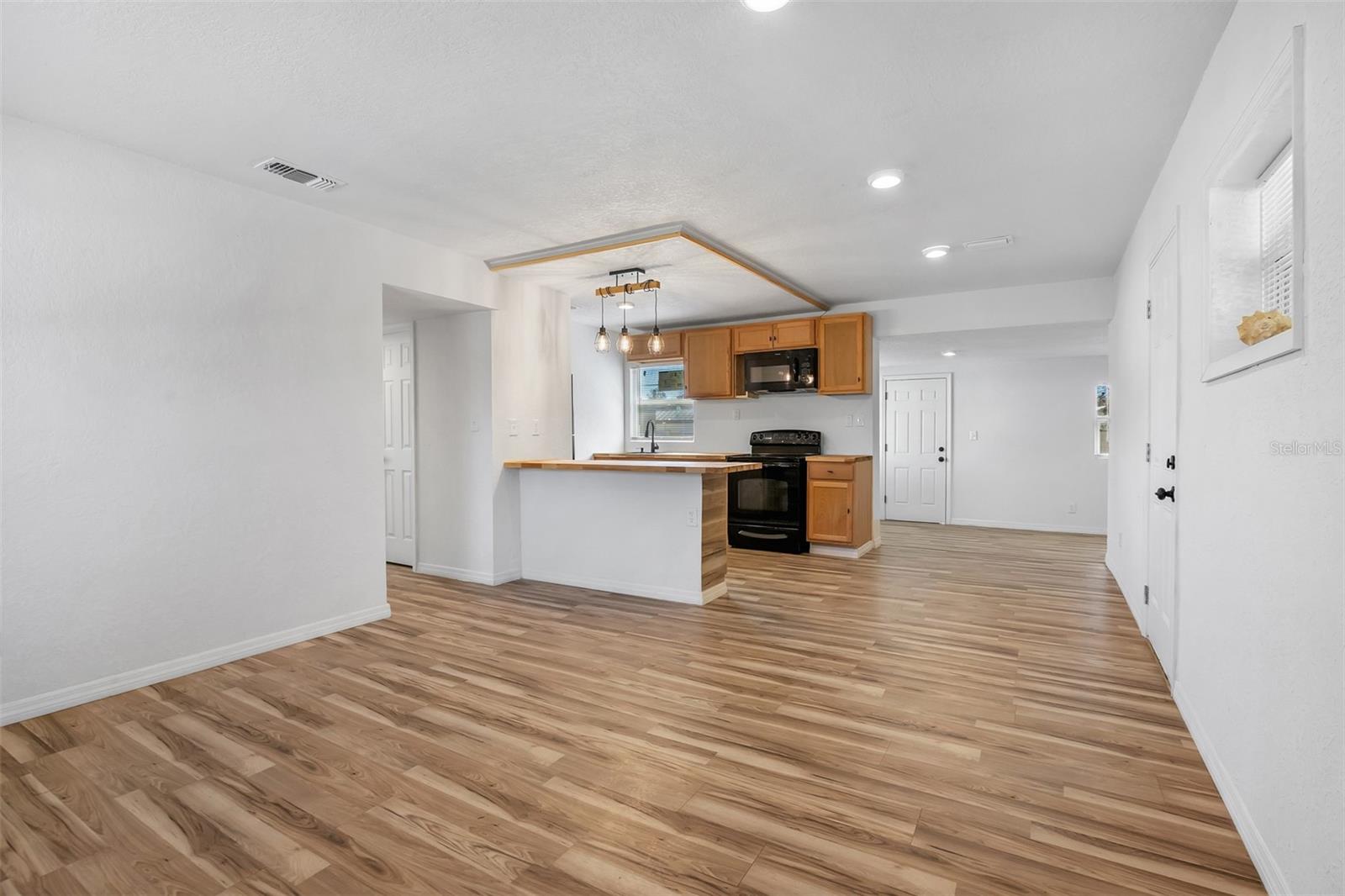 Image 8 of 31 For 6146 Dahlia Drive