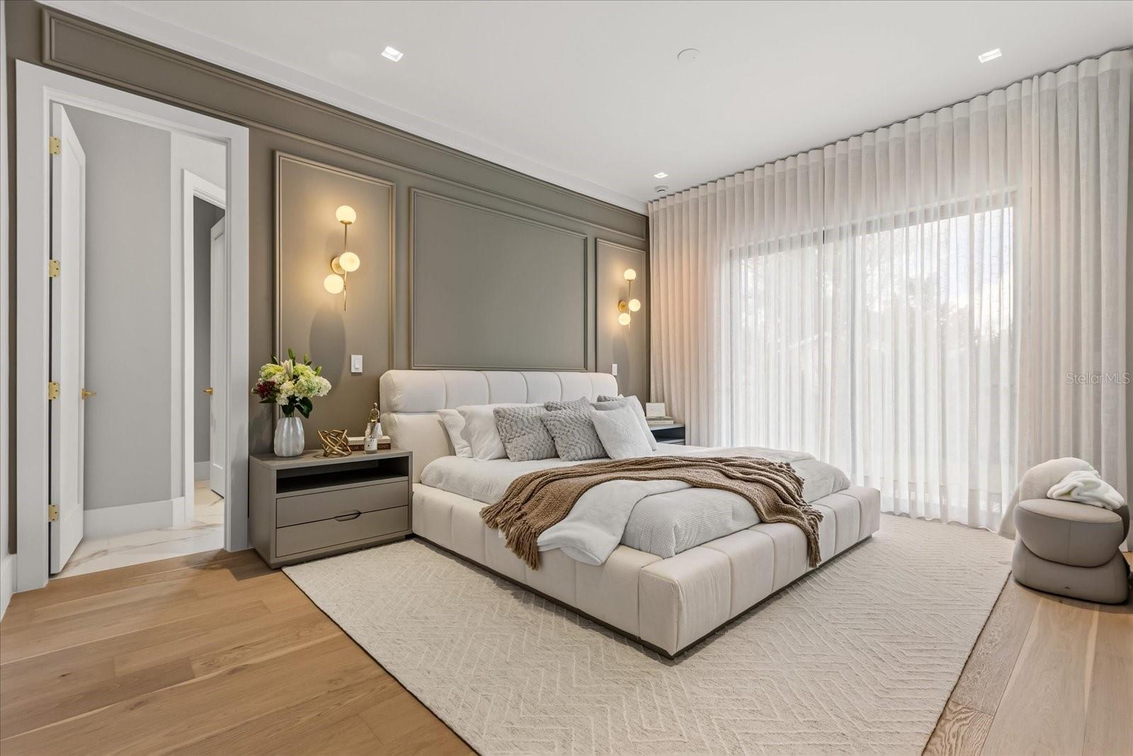 Listing photo id 14 for 2415 Laura Place