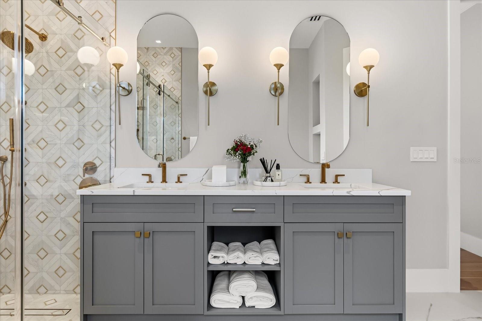 Listing photo id 18 for 2415 Laura Place