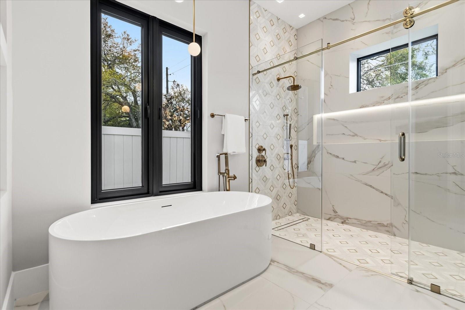 Listing photo id 19 for 2415 Laura Place