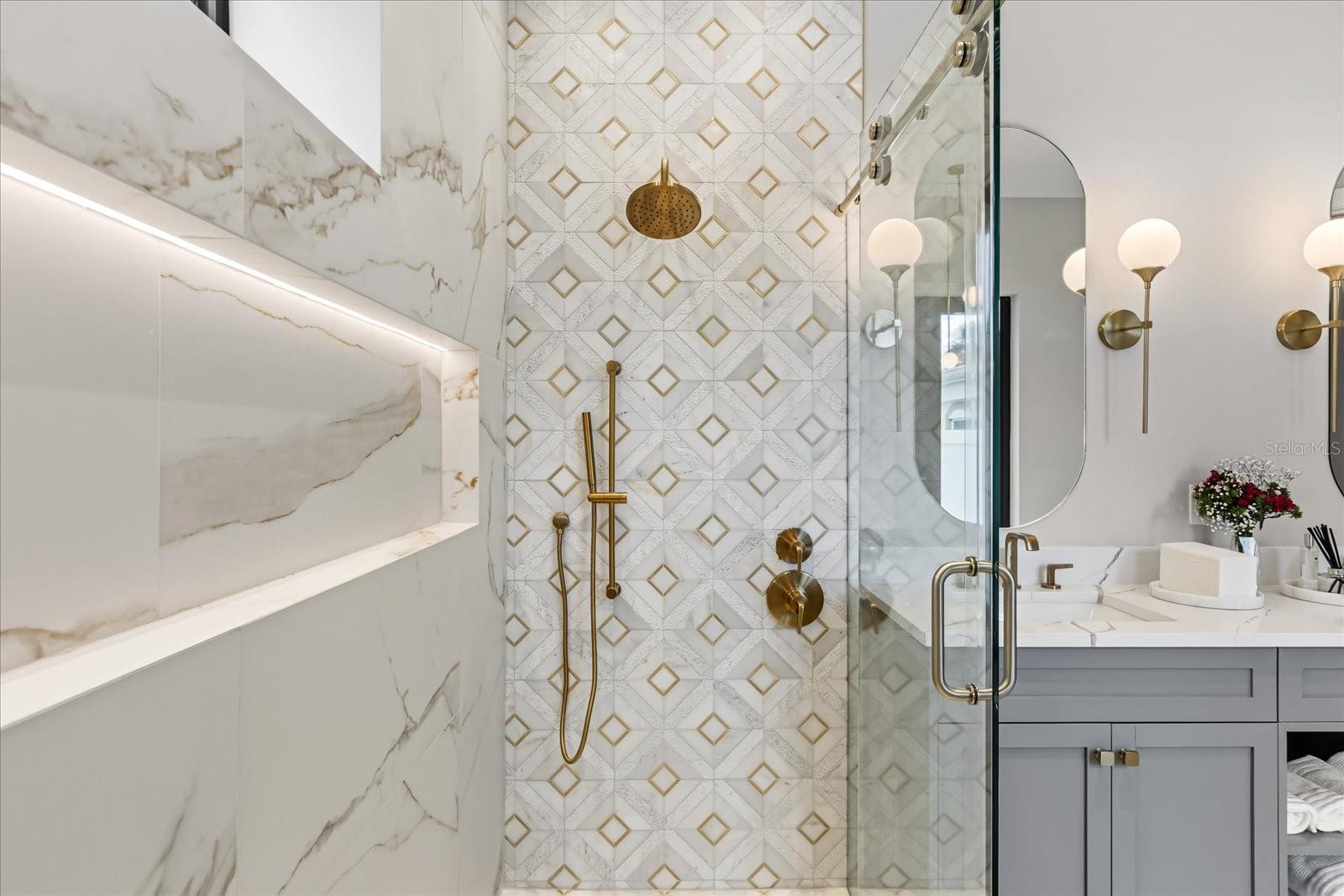 Listing photo id 20 for 2415 Laura Place