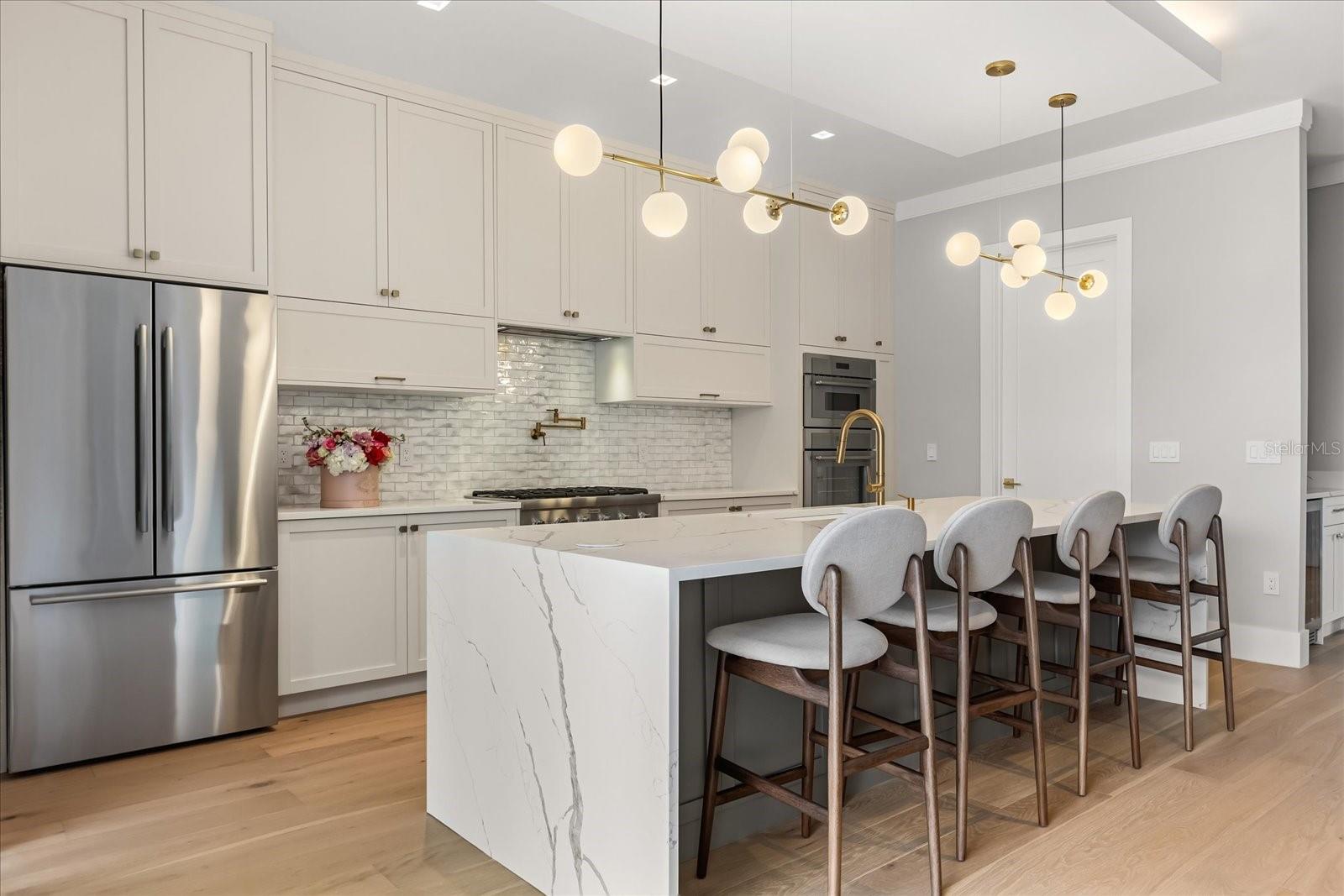 Listing photo id 7 for 2415 Laura Place