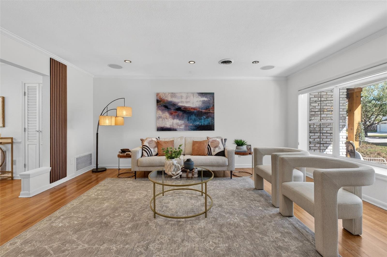 Image 13 of 100 For 643 Dunblane Drive